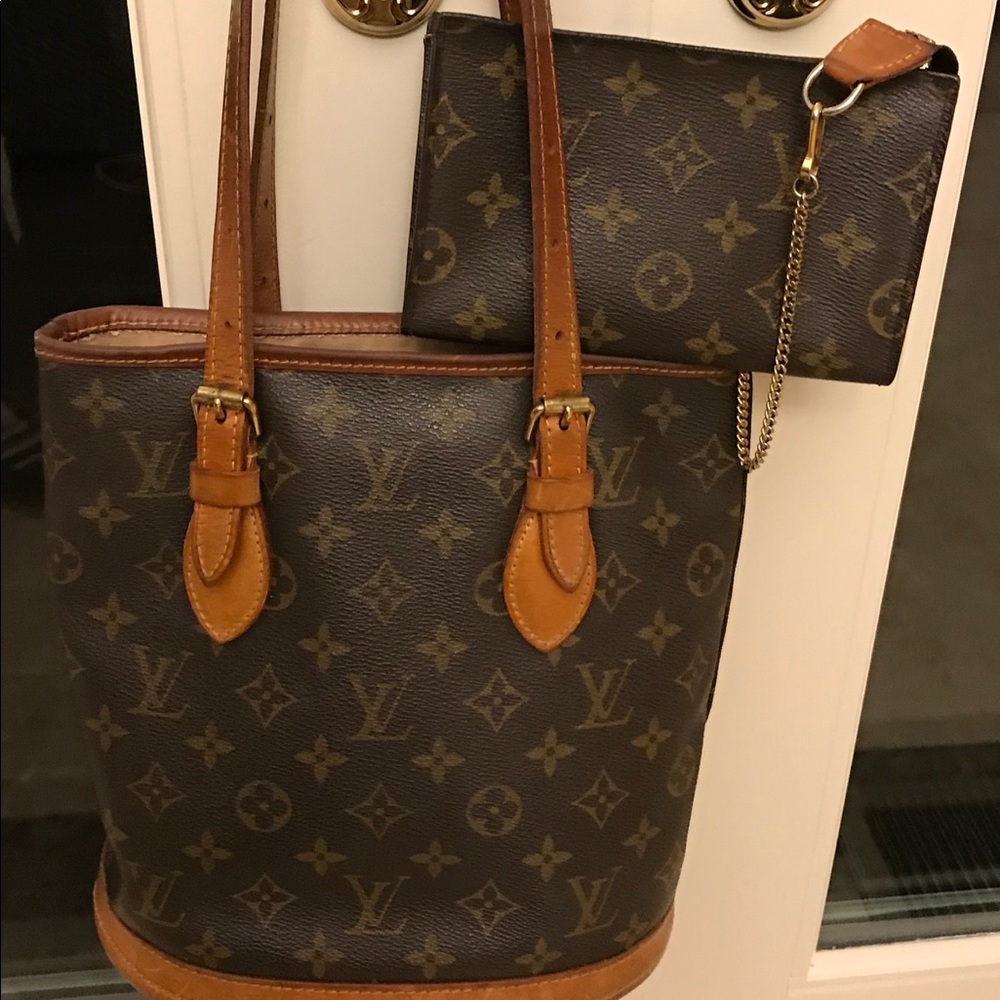Authentic Louis Vuitton vintage bucket bag